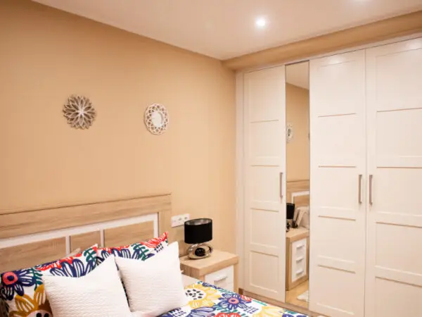 Versatilidad y Estilo: Habitación Adicional